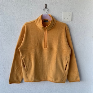 UNIQLO fleece sweatshirt turtleneck quarter zip. vintage sweatshirt.. japanese brand.. size S