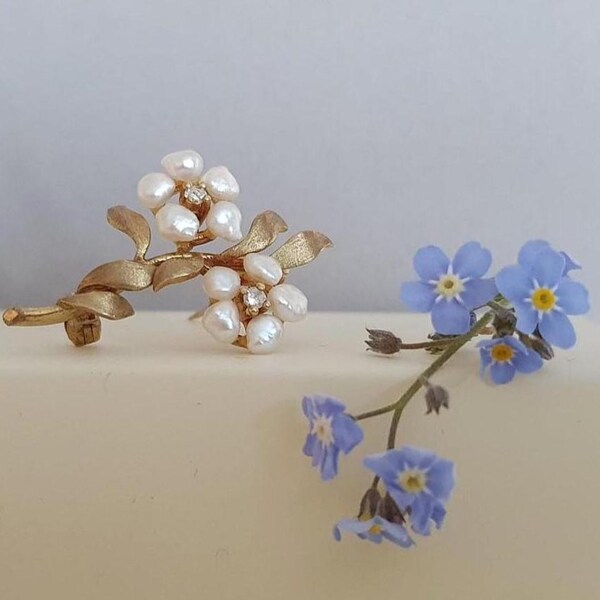 Vintage 9 Karat Gold und Perle Blumendesign-Brosche