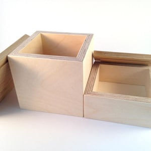 オーク無垢材の蓋が付いたバーチ合板ボックス。 (サイズ小と大)