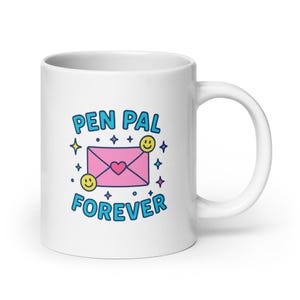 Taza "Amigo por correspondencia para siempre" – Sobre de los 90 y diseño de emoticono – Bonito regalo de estética retro – Taza de café colorida y nostálgica