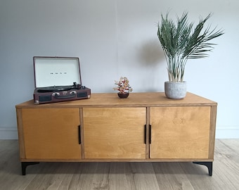 Small Turntable Stand with Doors | Vinyl Record Storage | Varezzo V12A | 120cm Light Oak