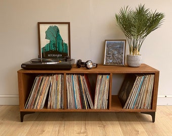 Small Record Player Table | Vinyl Record Storage | Turntable Stand | Varezzo Bergamo | 120cm Pine