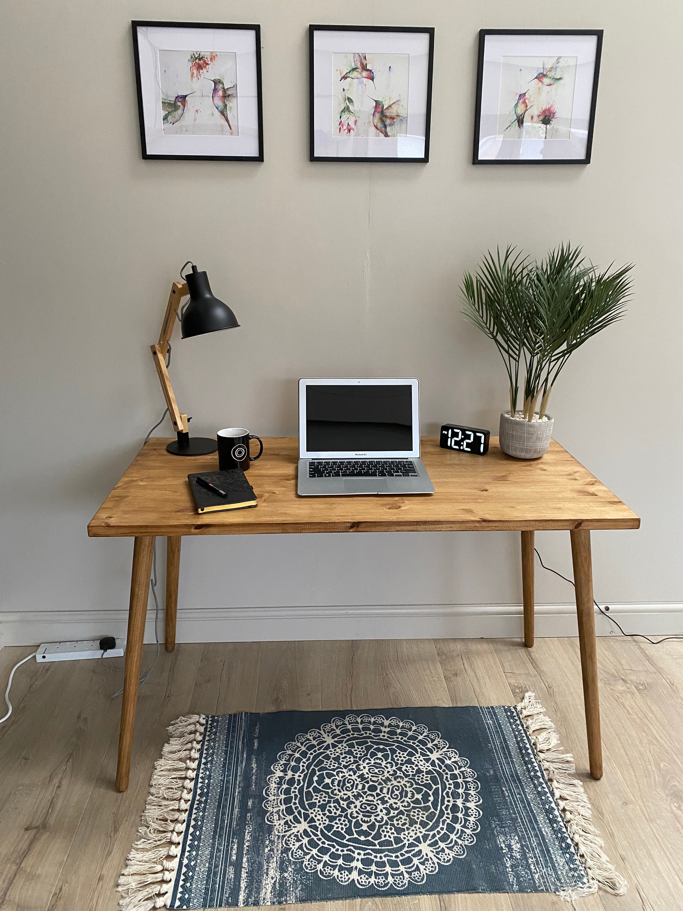 Cute outlet wooden desk