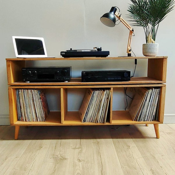 Medium Record Player Table | Vinyl Record Storage | Turntable Stand | Varezzo | 140cm Light Oak