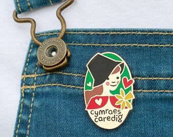 Enamel pin 'Cymraes Caredig' (Kind Welsh Girl)