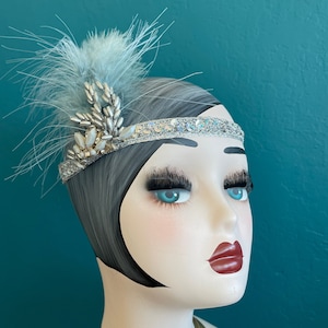 1920s Great Gatsby flapper headband feathers and jewelry