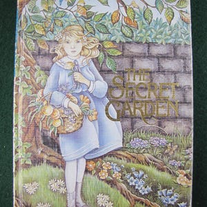 The Secret Garden // 1987 Hardback // Frances Hodgson Burnett // Historical Fiction // Family-drama // Illustrated Junior Library