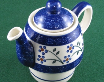 Polish Pottery House Blue Floral Teapot // .5 Liter // Great Condition // No cracks or flaws // Boleslawiec Ziza Handmade
