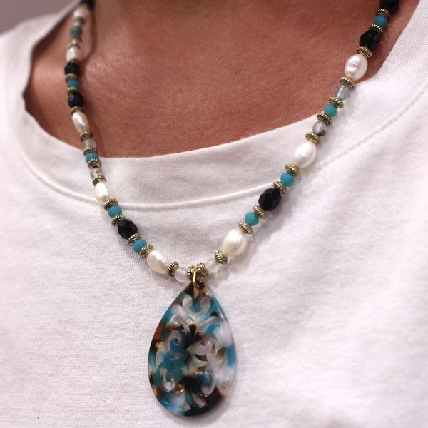 Sautoir perles de verre, ARABESQUE, collier perles de culture, bijou agates femme, pendentif rétro acétate, idée cadeau femme,Misdi by Diane