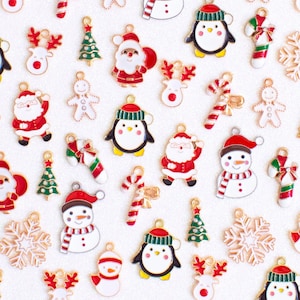 Leuke kerst bedels emaille hangers sieraden oorbellen armbanden sleutelhanger metallic santa rudolph zuurstokken pinguïns