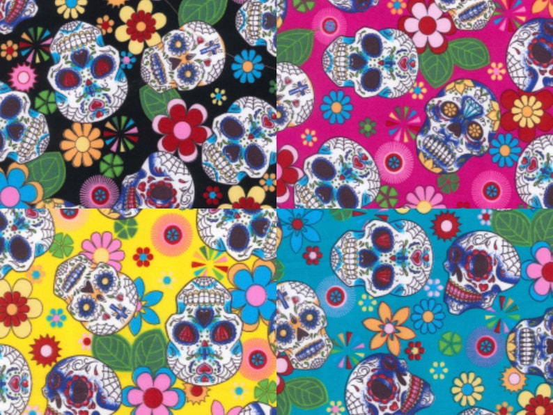 Op de afbeelding: Een kleurrijke stof met een herhalend patroon van suikerschedels en bloemen. De schedels zijn wit met zwarte details en worden omringd door bloemen in tinten roze, geel, blauw en groen.