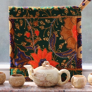 Twining Tendrils Potholder Collection
