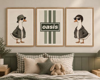 Set di 3 stampe per la cameretta a tema Britpop – Quadri con oche e musica, stampabili in PDF color crema e bianco.