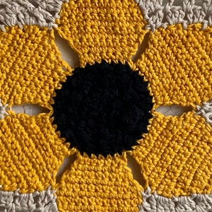 CROCHET PATTERN // Savannah Sunflower Wall Hanging image 8