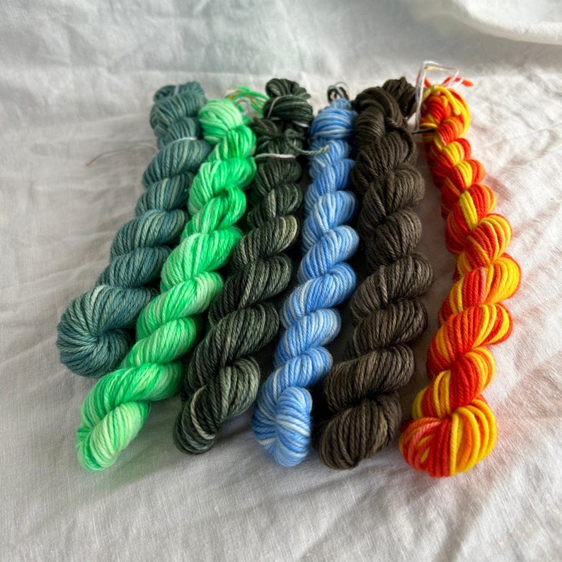 DK Mini Skeins, hand dyed yarn, 20g superwash merino wool yarn imagem 2