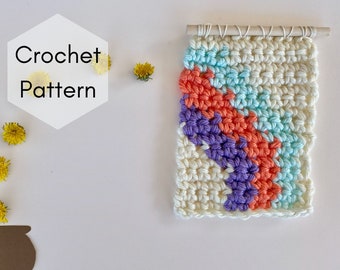 CROCHET PATTERN // Mini Rainbow Wall Hanging (right)