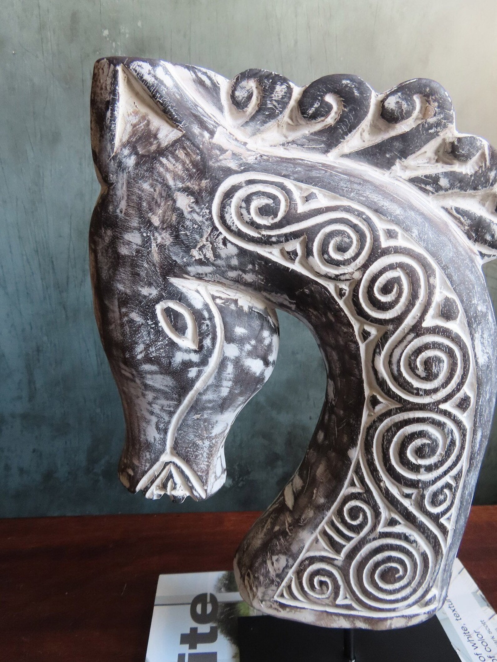 Sculpture de cheval sculptée en bois BLKW Etsy