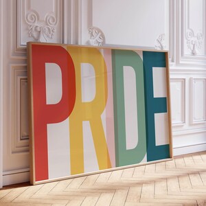 Stampa artistica da parete con testo PRIDE colorato