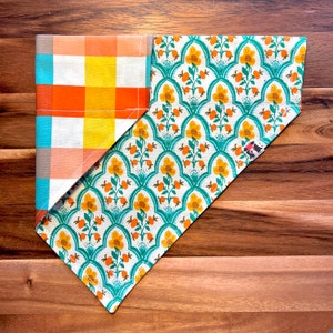 Orange Creme Frühling • Wendbares Haustier-Halstuch • Maschinenwaschbar • Snap On oder Slip on Kragen Stile Erhältlich mit passenden Schleifen oder Scrunchies