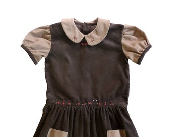 Short-sleeved children's dress in brown and beige velvet. Size 8 years, 10 years, 12 years