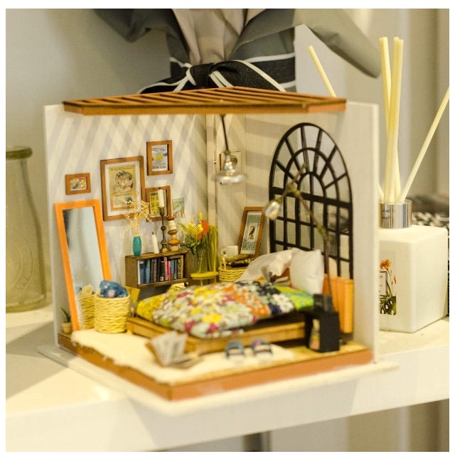 DIY Dollhouse Miniature House Kit - Alice's Dreamy Bedroom