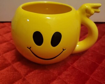 Smiley Face Mug ~Sending Peace 2 Your Mornings!