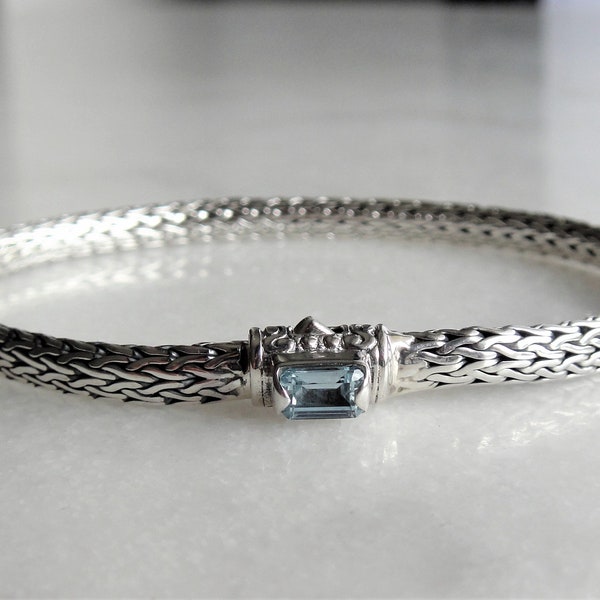Prächtiges silbernes Schlangen-Mesh-Armband für Herren, besetzt mit einem wunderschönen blauen Topas / Massives Silberarmband für Männer, Geschenk für Herren-Silberschmuck