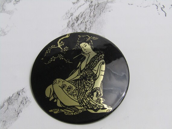 Metal Geisha Pin