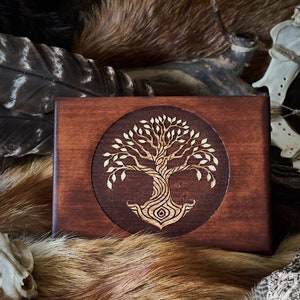 Keltischer Baum Weiße Blätter | Pyrographie| Handbemalt | Poliert | Schmuckkästchen | Tarot Box | Wicca | Kristall Aufbewahrung | Altarkasten |