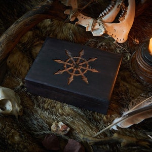 Étoile du chaos noire et sculptée | Peint à la main | sculpté | Poli | Boîte à bijoux | Boîte de tarot| Wicca | Rangement en cristal | Coffret d'autel | 02
