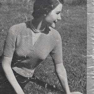 1940s LADY&#39;S JUMPER PATTERN 34 - 38 inch, v-neck, long or short sleeves, sweater, 3 ply, pdf digital download, vintage knitting pattern