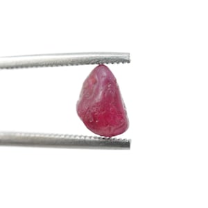 200ct/500ct/1000ct, 100% Natural Rough Ruby Lots. Most pieces will exhibit asterism