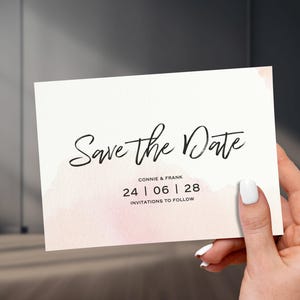 Rosa Save the Date Wasserfarben — Zarte Hochzeitskarte mit weißem Umschlag