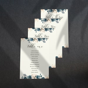 Kaarten voor zitplaatsen | Blauwe bloemen | Stoffige blauwe bruiloft
