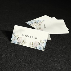 Plaatskaart, Bruiloft Stoelkaarten, Plaatskaarten, Blauwe bloemen Plaatsnamen, Plaatskaarten Bruiloft, Couverts, Tafelopstelling, Stoelkaarten