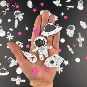 100 confettis en papier d'astronaute à griffonner, avec une touche de couleur, décoration de fête premier voyage autour du soleil, espace, fête du soleil, planètes