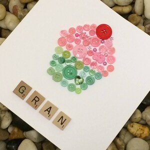 Tarjeta de feliz cumpleaños para Gran. Tarjeta de cumpleaños hecha a mano, tarjeta personalizada. Para la abuela, tarjeta de cupcake. Nombre con letras de Scrabble, cad para ella