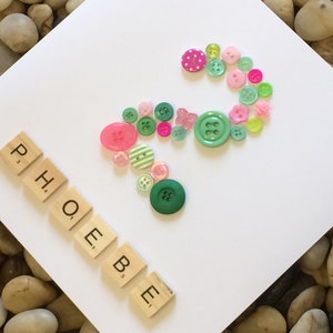 2e verjaardagskaart, gepersonaliseerd, handgemaakt, op maat, groeten voor meisje, scrabbleletters, buttonkaart, 1e, 3e, 4e, 5e, 6e, 7e, 8e, 9e