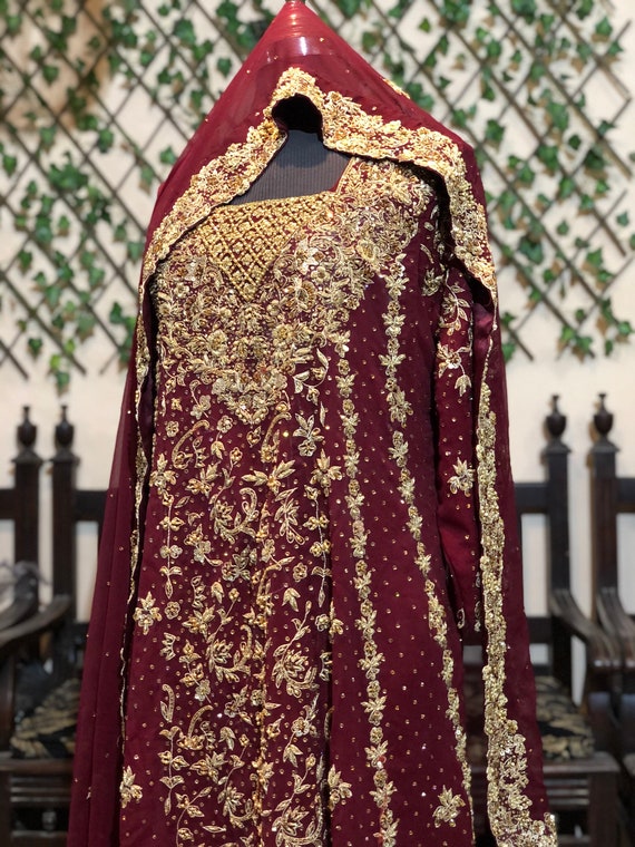 التباين نبات جفاف tail cut dress for 