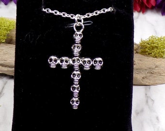 Quensk Colorful Skulls Cross Necklace Christ Necklace Pendant Cross Prayer Fashion Accessories for Men Women 