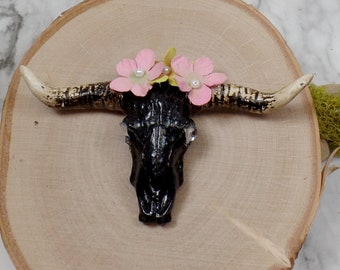 Black Floral Cow Skull Magnet, Boho Flower Bull Skull, Kitchen Fridge Accessories, Home Decor, Housewarming Gift