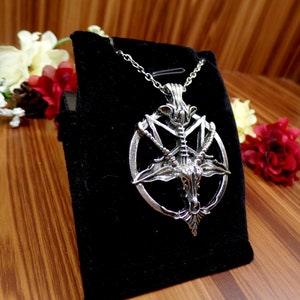OIDEA Satanic Temple Goat Head Necklace - Inverted Pentagram Baphomet Pendant, Stainless Steel Chain, Gothic Jewelry