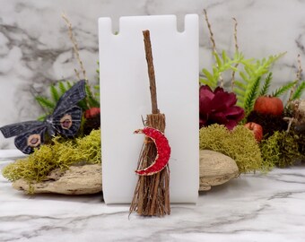 Imán de escoba de luna roja, imán de escoba de brujas, imán de nevera, imán de Halloween, escoba de hogar, decoración de cocina, luna creciente, luna druzy