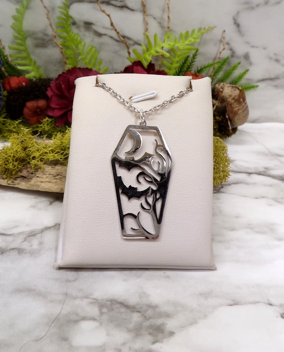 Forest Bat Coffin Necklace, Vampire Coffin, Vampire Bats, Coffin Jewelry, Flying Bats, Halloween Necklace, Gothic Necklace