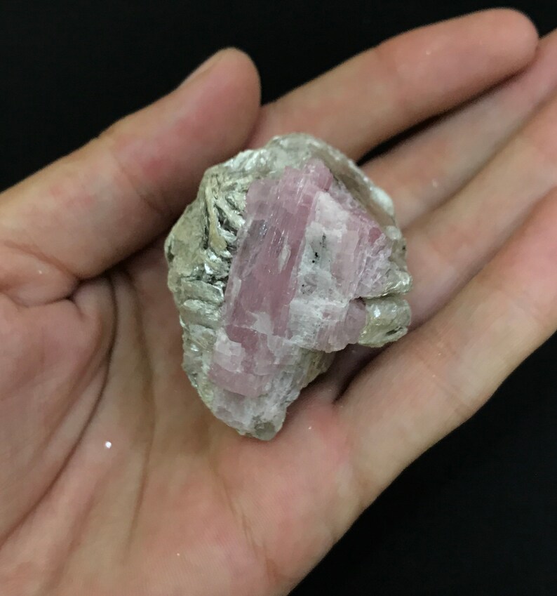 Natural Pink Tourmaline Crystal Specimen 81gr From Afghanistan 4.5x4.2x3.8cm C26