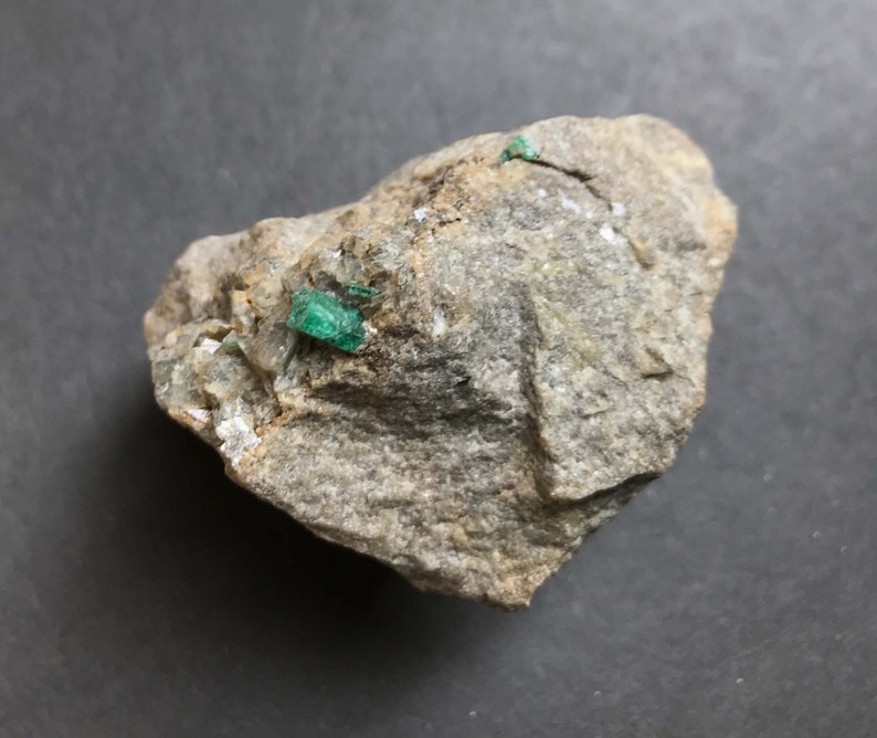 C16 Natural Emerald Crystal Specimen From Sawat Pakistan 187gr 2.8 inch