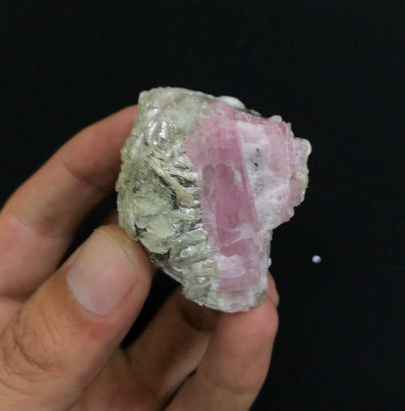 Natural Pink Tourmaline Crystal Specimen 81gr From Afghanistan 4.5x4.2x3.8cm C26