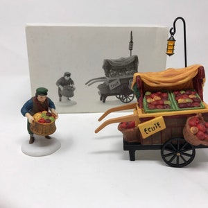 デパートメント 56 チェルシー マーケット フルーツ モンガー & カート ディッケン ビレッジ シリーズ ヘリテージ ビレッジ コレクション NIB