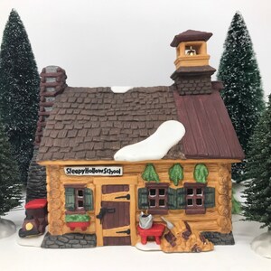 Dept 56 “Sleepy Hollow School” 59544 New England Series IMPERFECT, AS IS