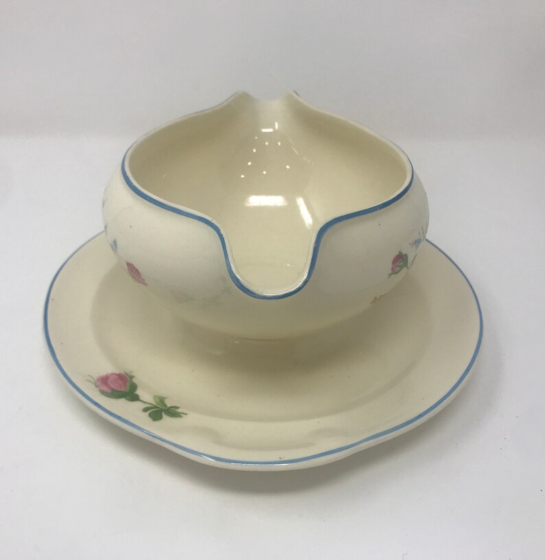 Taylor Smith USA Gravy Boat 7485 Roses